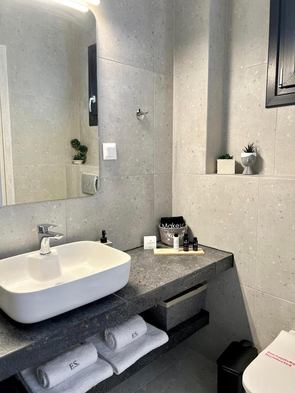 Four Shades Luxury Suites Szárti Kültér fotó