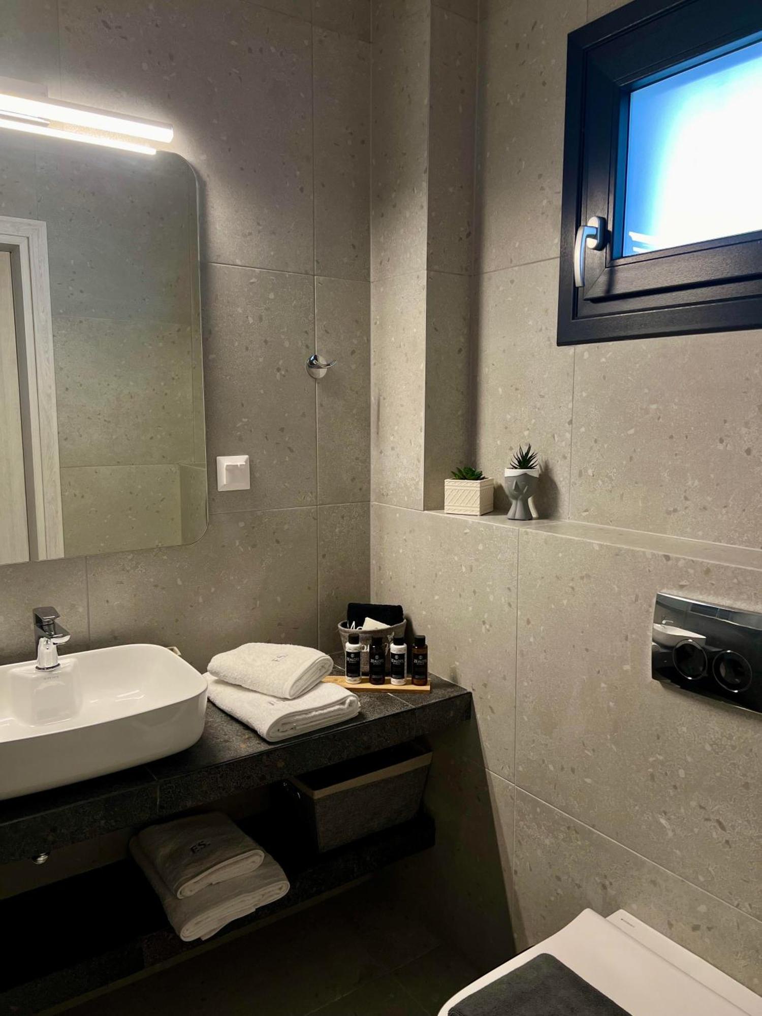 Four Shades Luxury Suites Szárti Kültér fotó